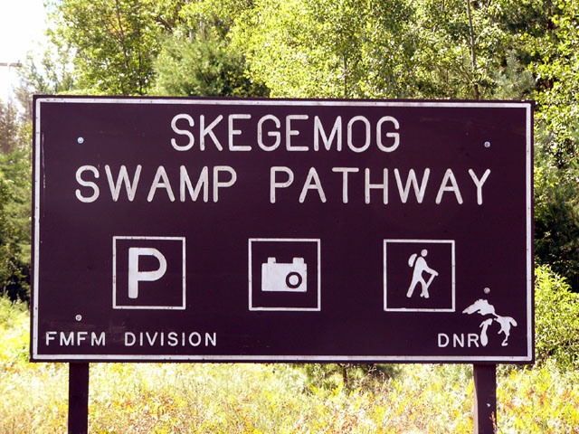 MI_Skegemog_sign.jpg